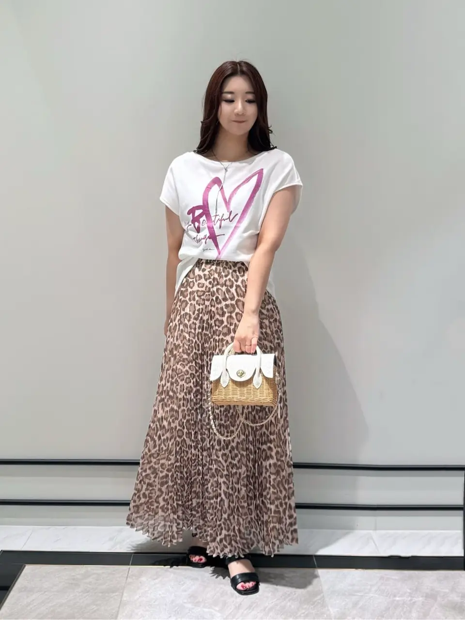 GRACE CONTINENTAL MOMOKO コーディネート画像