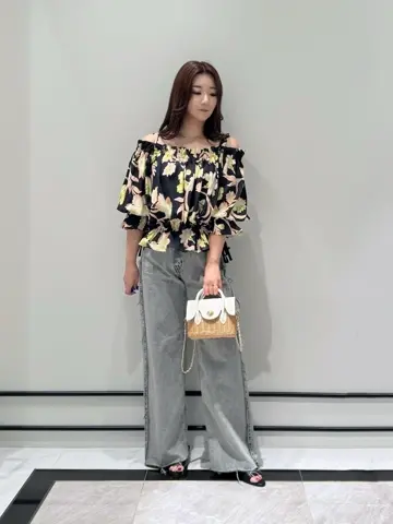 GRACE CONTINENTAL MOMOKO コーディネート画像