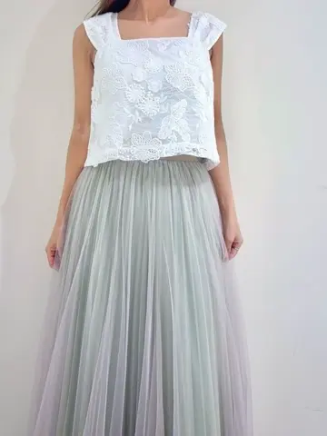 GRACE CONTINENTAL yukimi yonee コーディネート画像