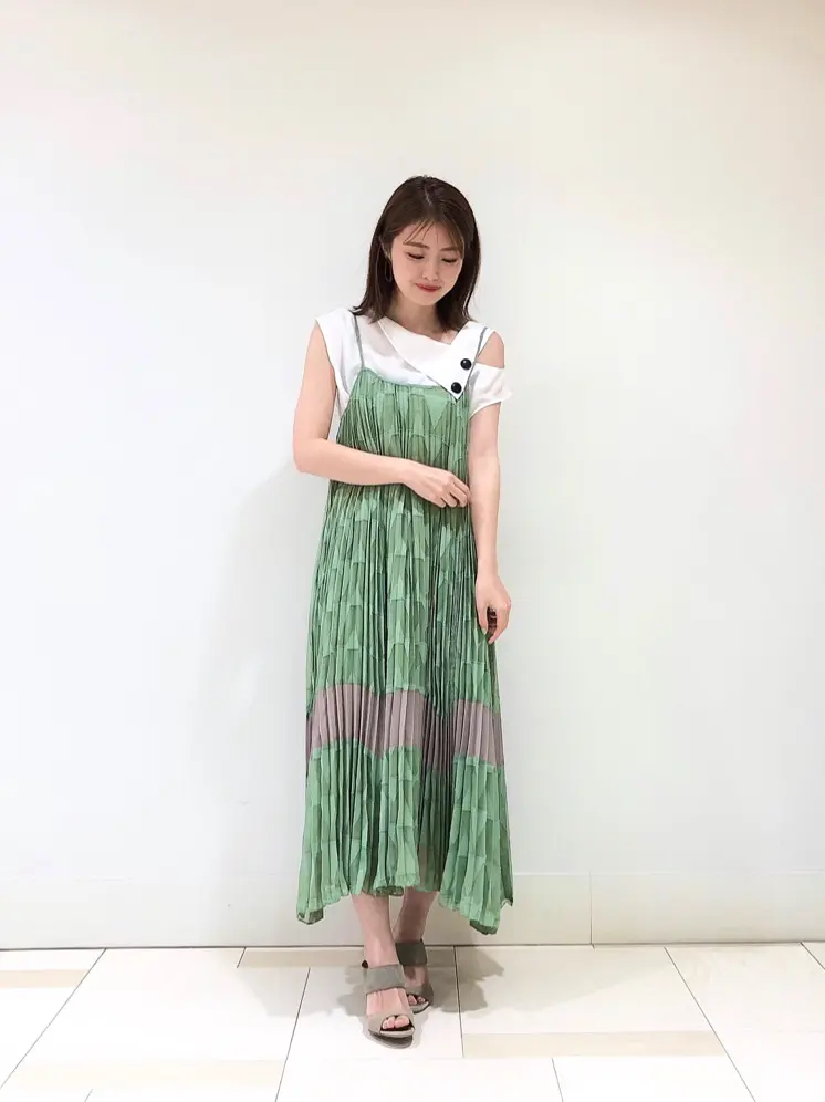 GRACE CONTINENTAL minami コーディネート画像