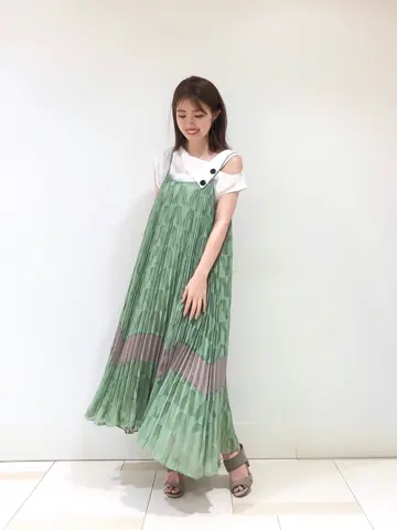 GRACE CONTINENTAL minami コーディネート画像