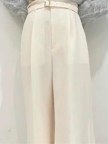 GRACE CONTINENTAL minami コーディネート画像