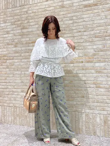 GRACE CONTINENTAL MOMOKO コーディネート画像