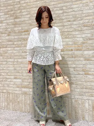 GRACE CONTINENTAL MOMOKO コーディネート画像