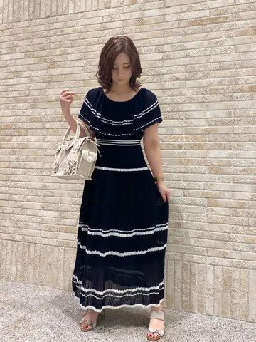 GRACE CONTINENTAL MOMOKO コーディネート画像