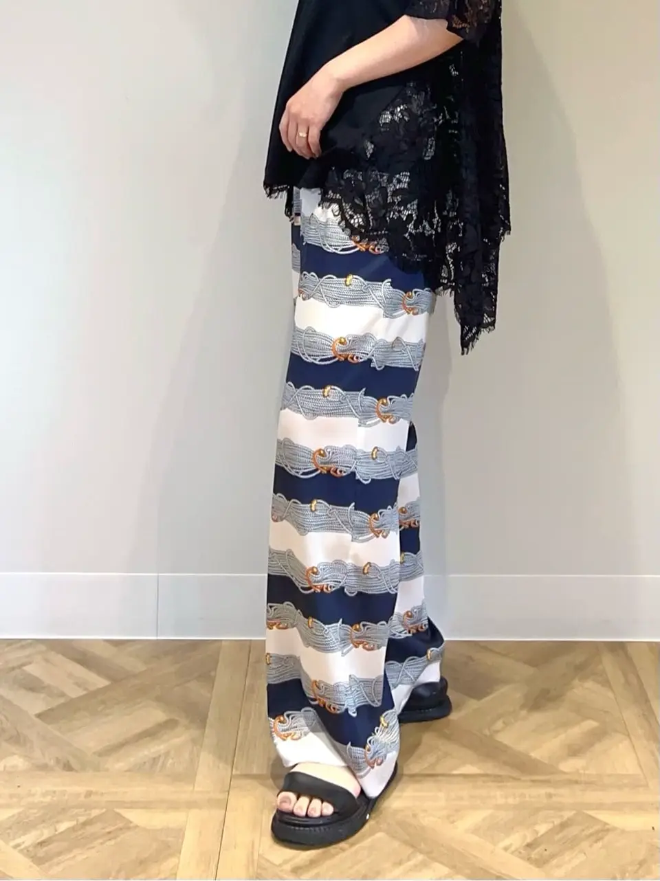 GRACE CONTINENTAL 古川温子 コーディネート画像