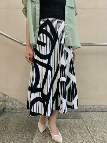 GRACE CONTINENTAL haruka iwasaki コーディネート画像