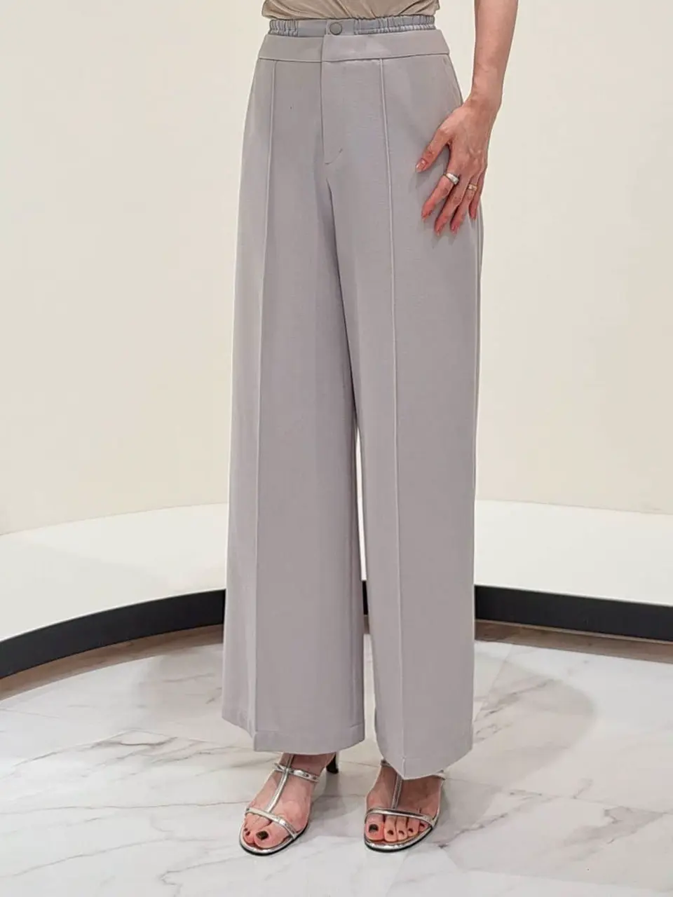 GRACE CONTINENTAL 今野　志保 コーディネート画像