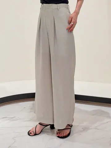 GRACE CONTINENTAL 今野　志保 コーディネート画像