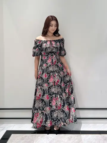 GRACE CONTINENTAL MOMOKO コーディネート画像