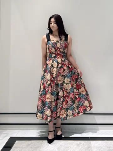 GRACE CONTINENTAL MOMOKO コーディネート画像