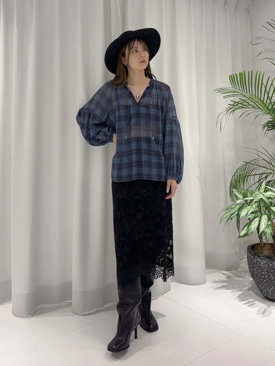 GRACE CONTINENTAL Hikaru Okada コーディネート画像