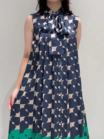 GRACE CONTINENTAL MOMOKO コーディネート画像