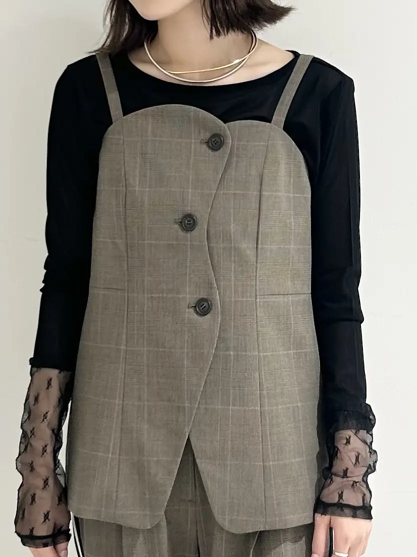 GRACE CONTINENTAL 狩野　珠季 コーディネート画像