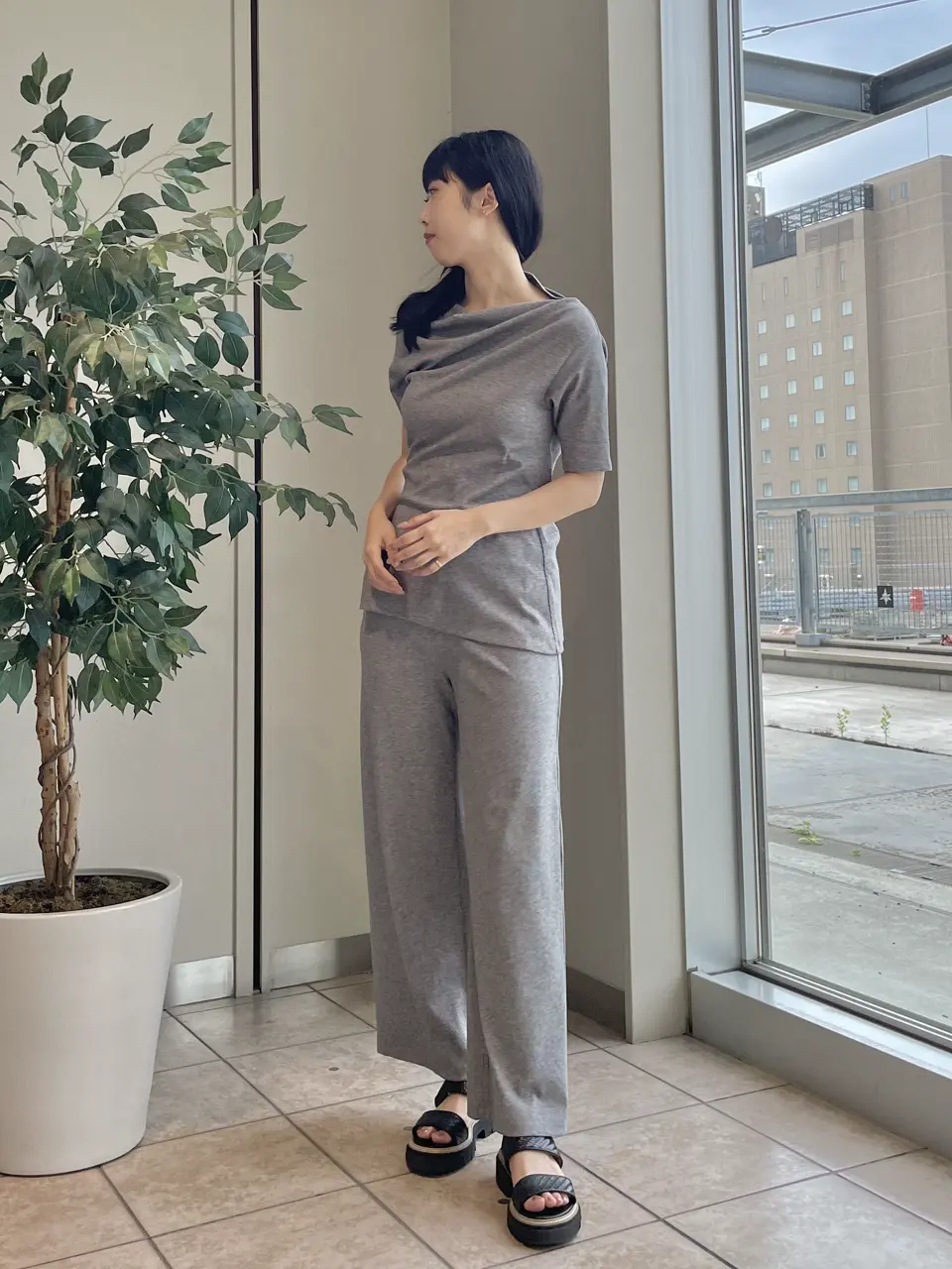 GRACE CONTINENTAL 端場　わかな コーディネート画像