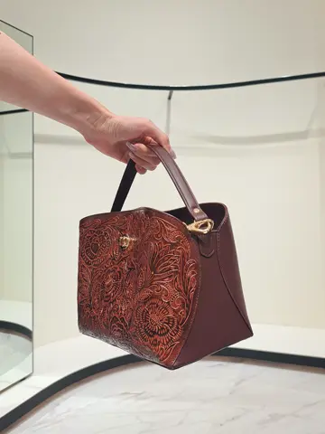 GRACE CONTINENTAL 今野　志保 コーディネート画像