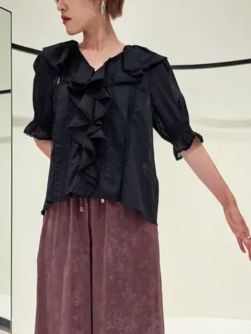 GRACE CONTINENTAL 今野　志保 コーディネート画像