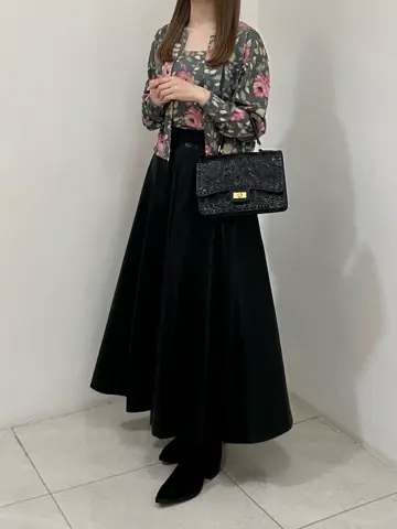 GRACE CONTINENTAL Miu Akamatsu コーディネート画像