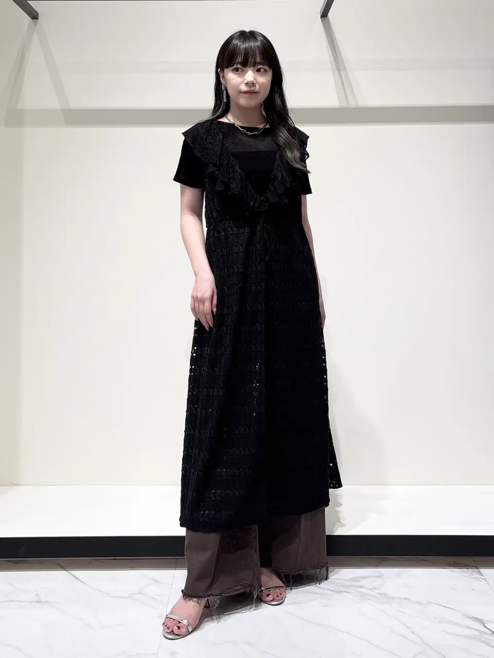 GRACE CONTINENTAL スーツ　ブラック×ホワイト セール】 サテンラインイージーパンツ （その他パンツ）｜GRACE