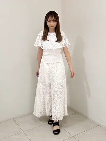 GRACE CONTINENTAL Miu Akamatsu コーディネート画像