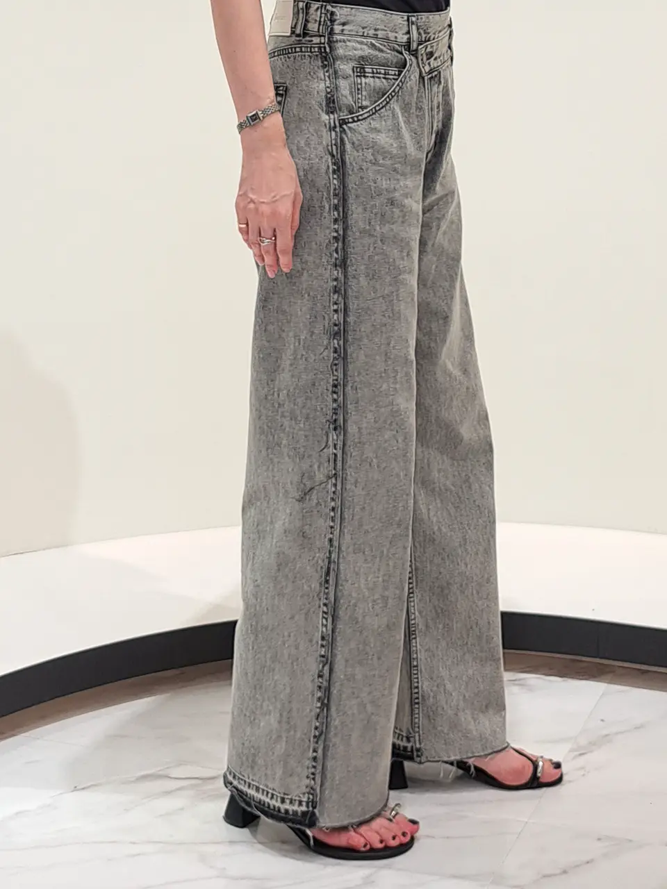 GRACE CONTINENTAL 今野　志保 コーディネート画像