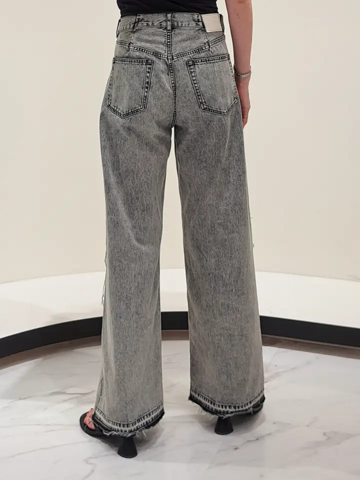 GRACE CONTINENTAL 今野　志保 コーディネート画像