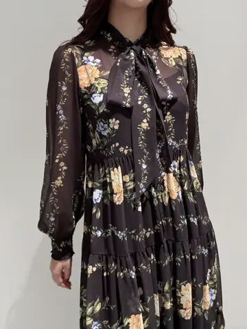 GRACE CONTINENTAL MOMOKO コーディネート画像