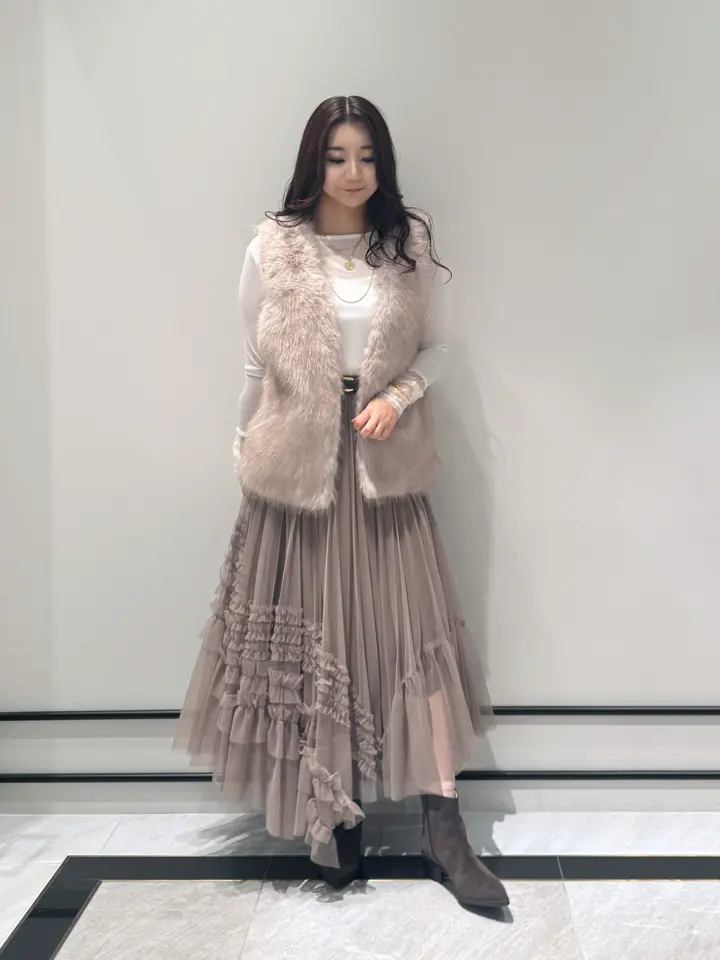 GRACE CONTINENTAL MOMOKO コーディネート画像