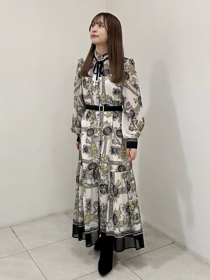 GRACE CONTINENTAL Miu Akamatsu コーディネート画像