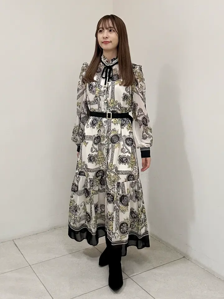 GRACE CONTINENTAL Miu Akamatsu コーディネート画像