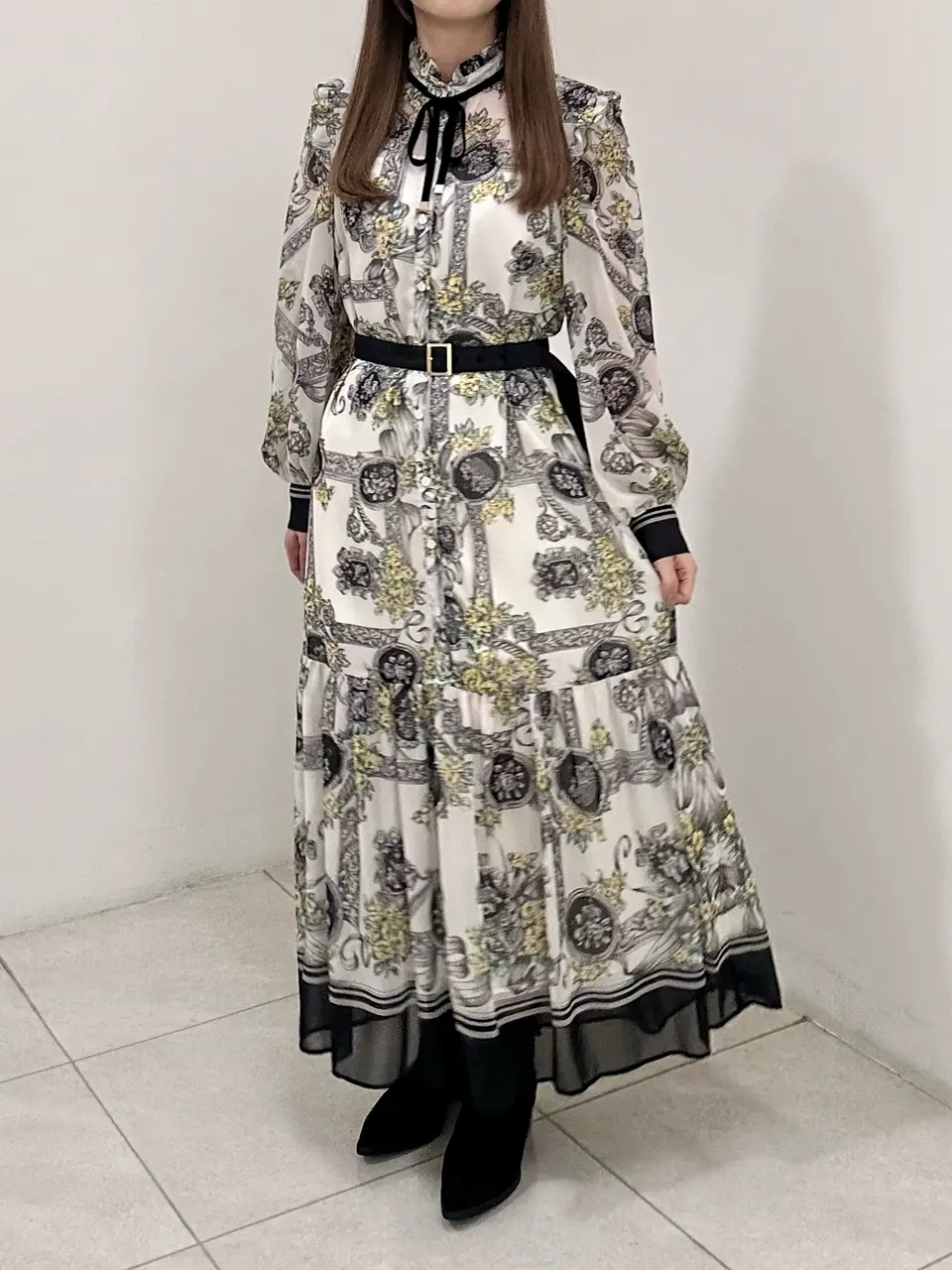 GRACE CONTINENTAL Miu Akamatsu コーディネート画像