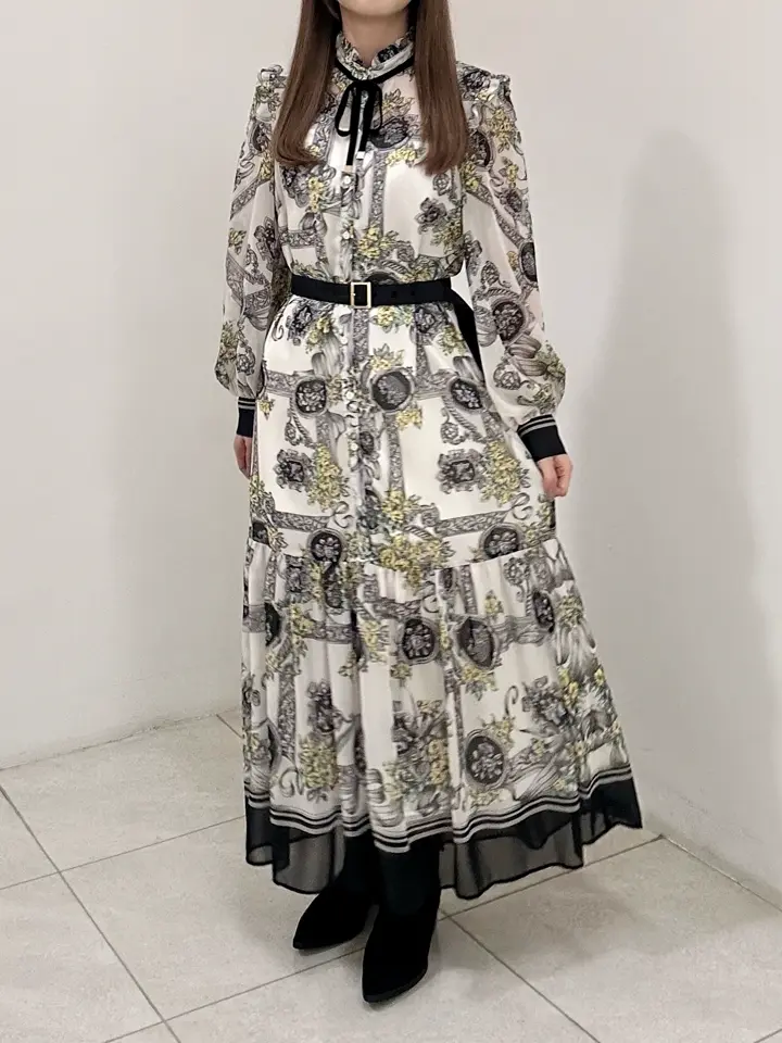 GRACE CONTINENTAL Miu Akamatsu コーディネート画像