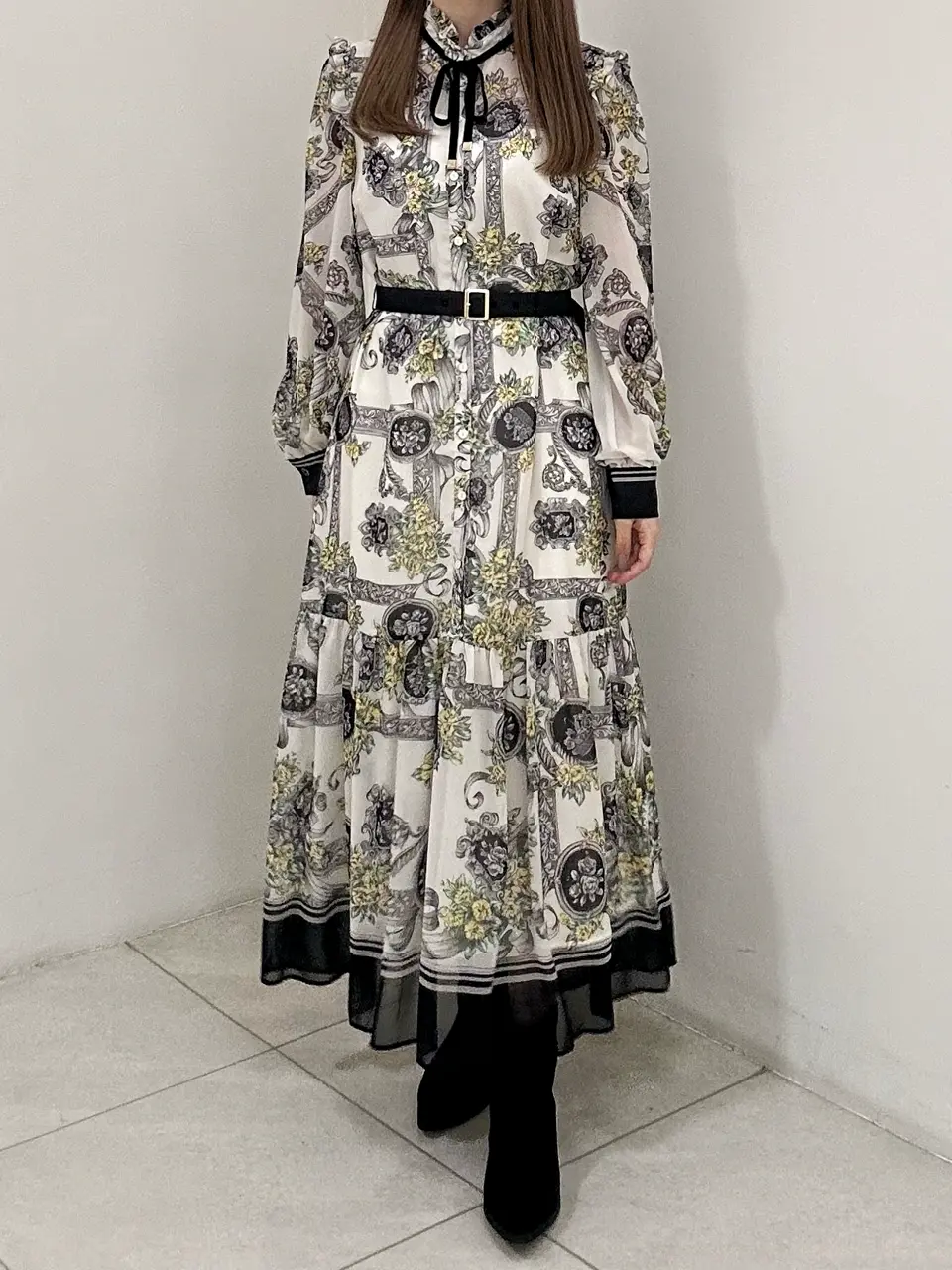 GRACE CONTINENTAL Miu Akamatsu コーディネート画像