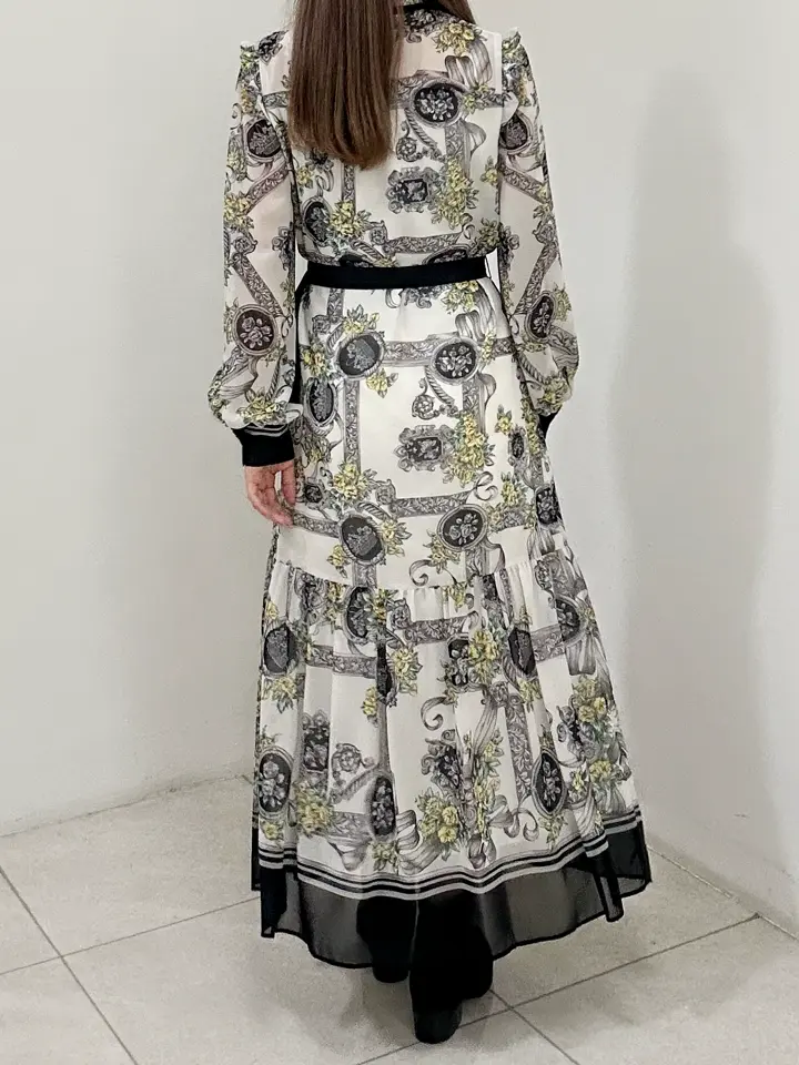 GRACE CONTINENTAL Miu Akamatsu コーディネート画像