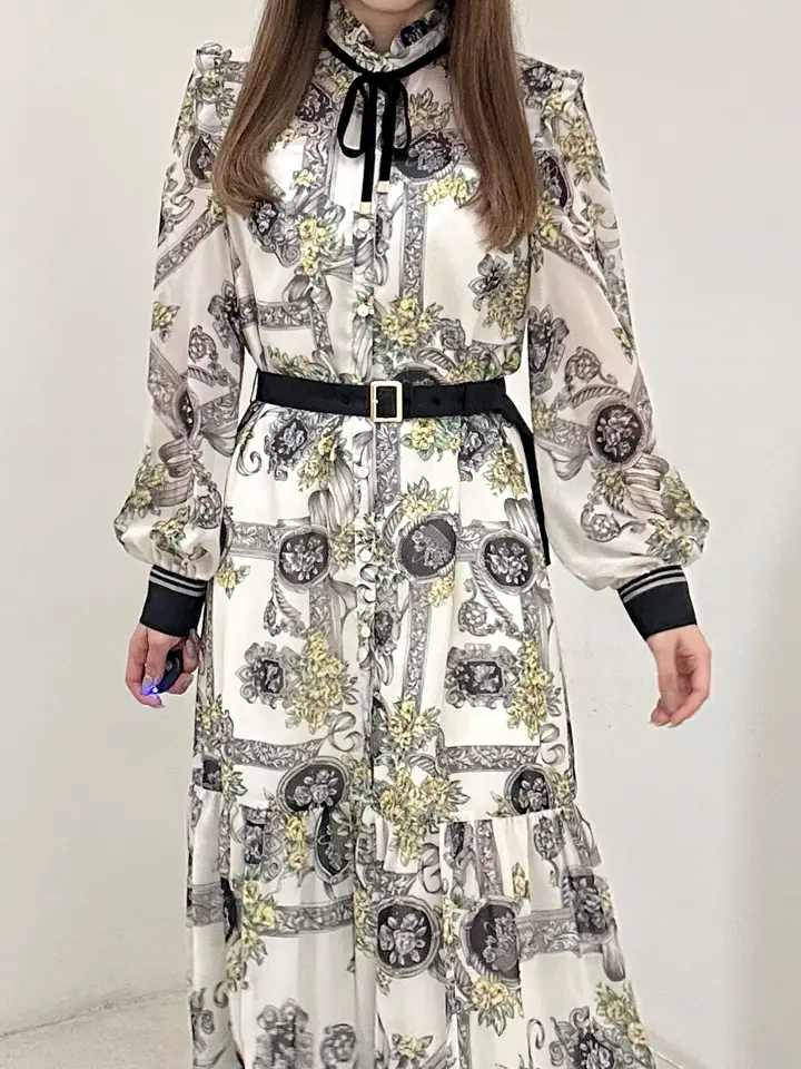 GRACE CONTINENTAL Miu Akamatsu コーディネート画像