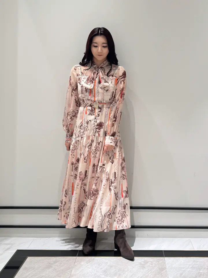 GRACE CONTINENTAL MOMOKO コーディネート画像