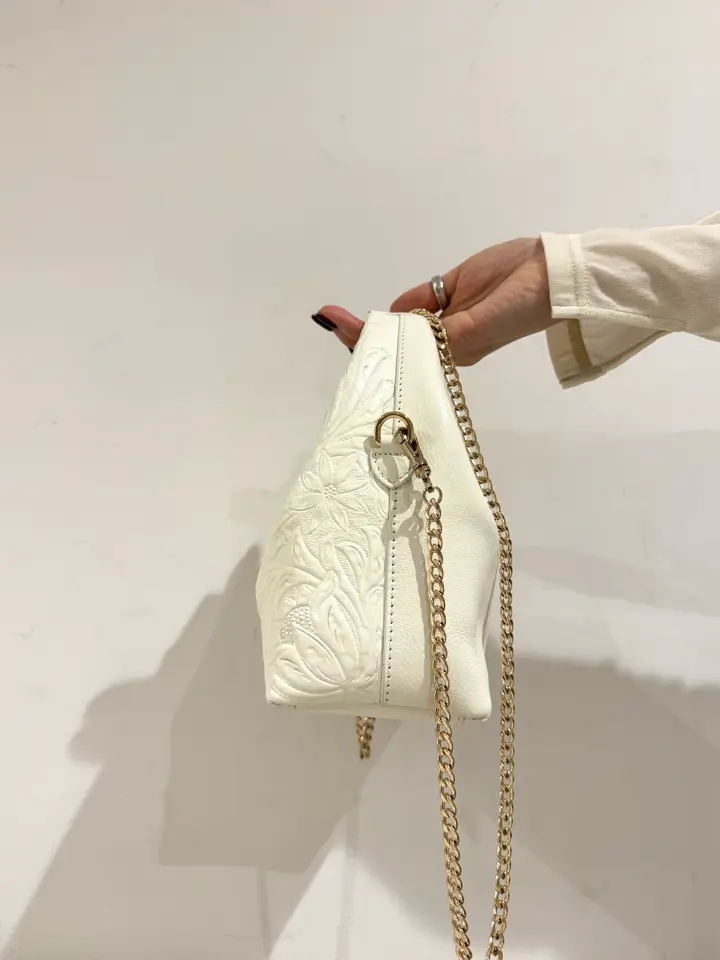 GRACE CONTINENTAL 伊藤　静華 コーディネート画像