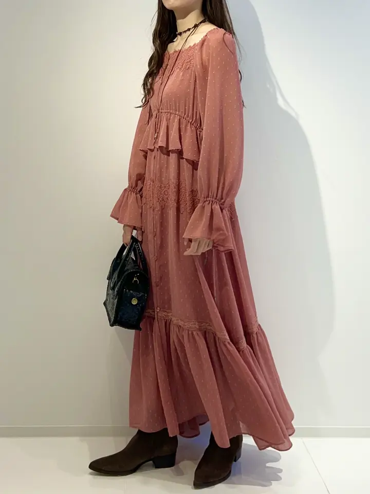 GRACE CONTINENTAL Hikaru Okada コーディネート画像