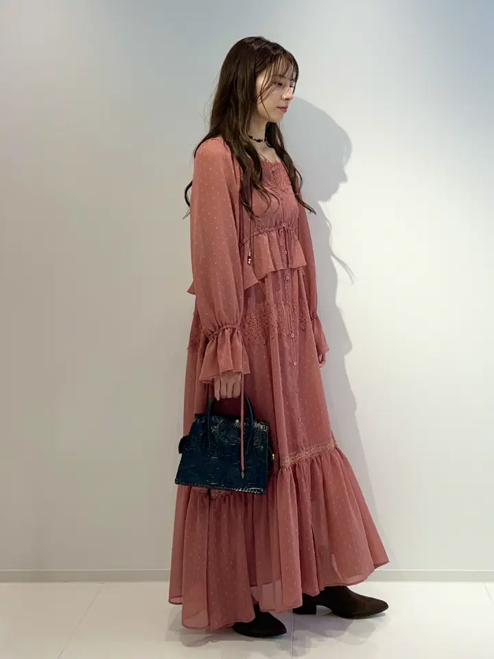 GRACE CONTINENTAL Hikaru Okada コーディネート画像