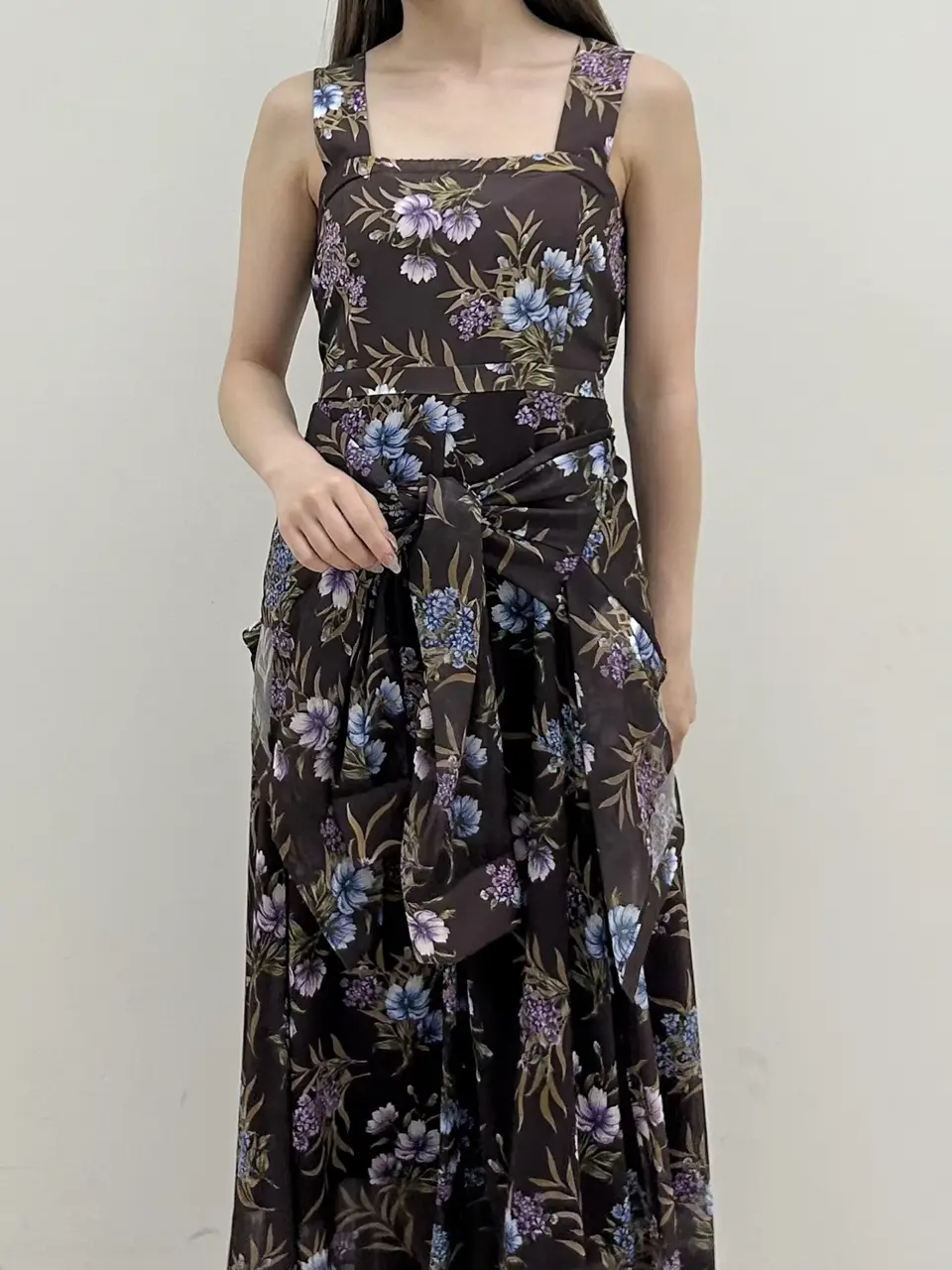 GRACE CONTINENTAL Miu Akamatsu コーディネート画像