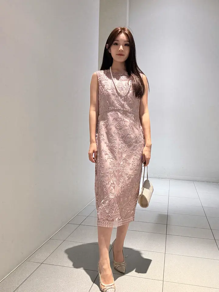 GRACE CONTINENTAL 王　宇キン コーディネート画像