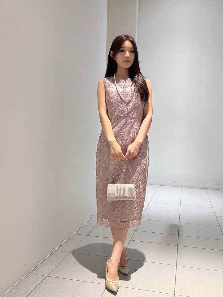 GRACE CONTINENTAL 王　宇キン コーディネート画像