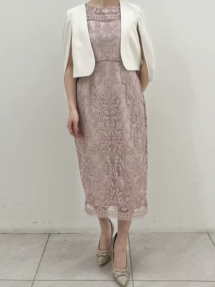 GRACE CONTINENTAL Miu Akamatsu コーディネート画像