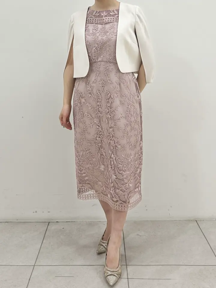 GRACE CONTINENTAL Miu Akamatsu コーディネート画像