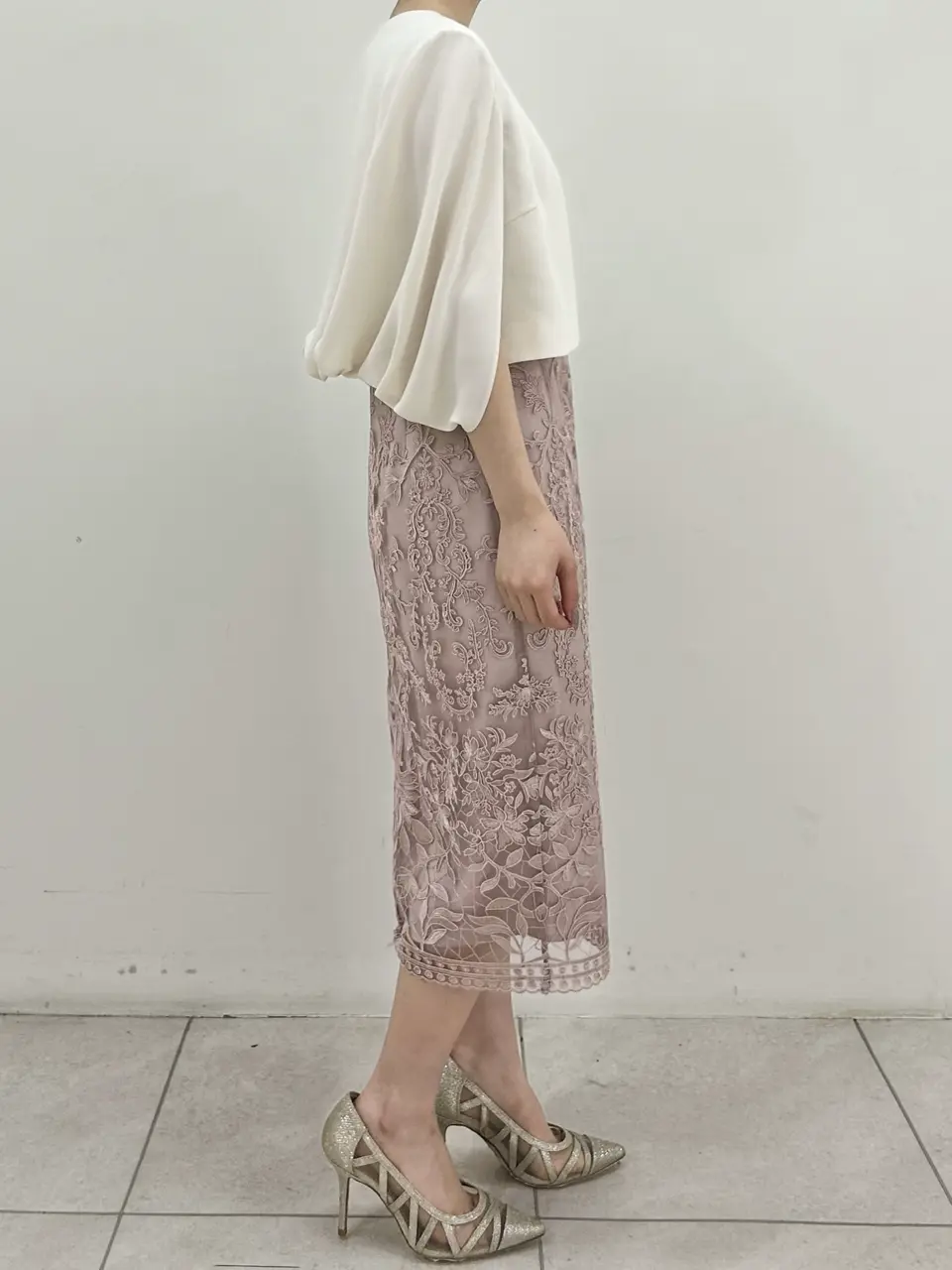 GRACE CONTINENTAL Miu Akamatsu コーディネート画像