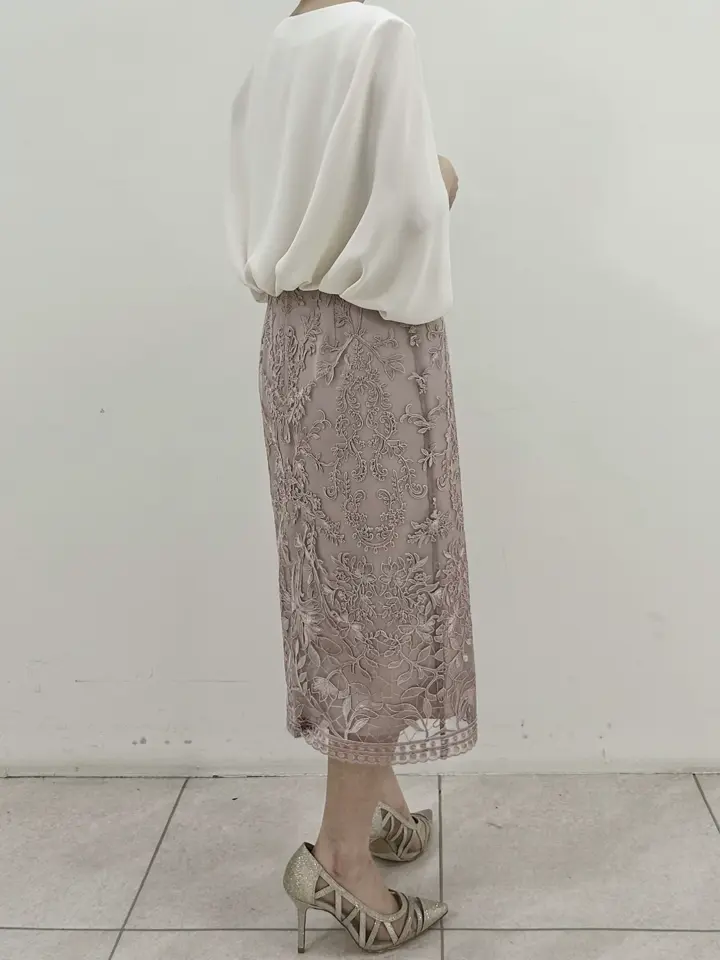 GRACE CONTINENTAL Miu Akamatsu コーディネート画像