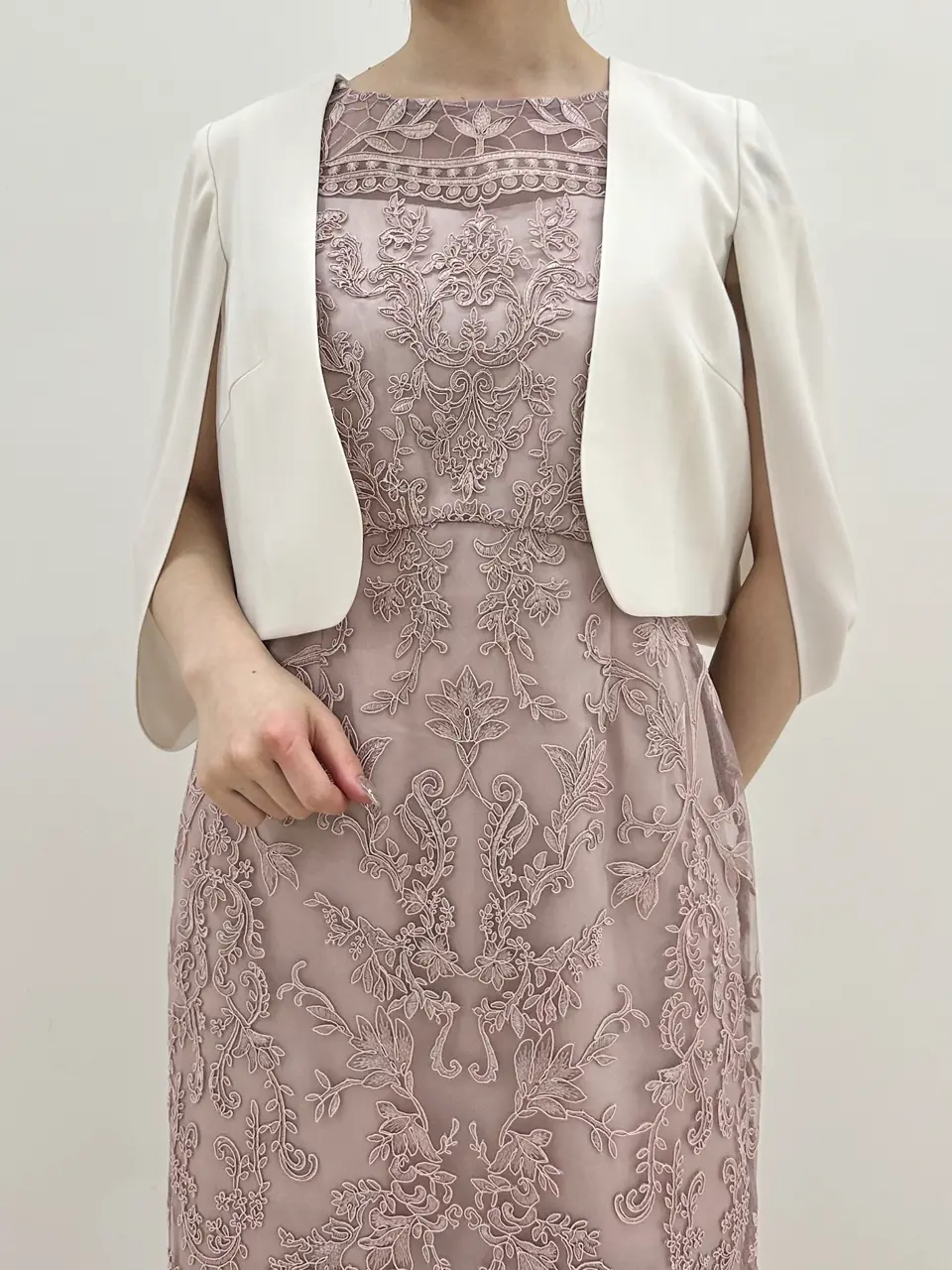 GRACE CONTINENTAL Miu Akamatsu コーディネート画像