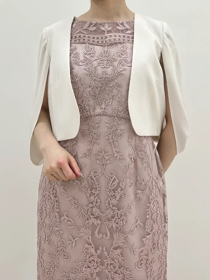 GRACE CONTINENTAL Miu Akamatsu コーディネート画像