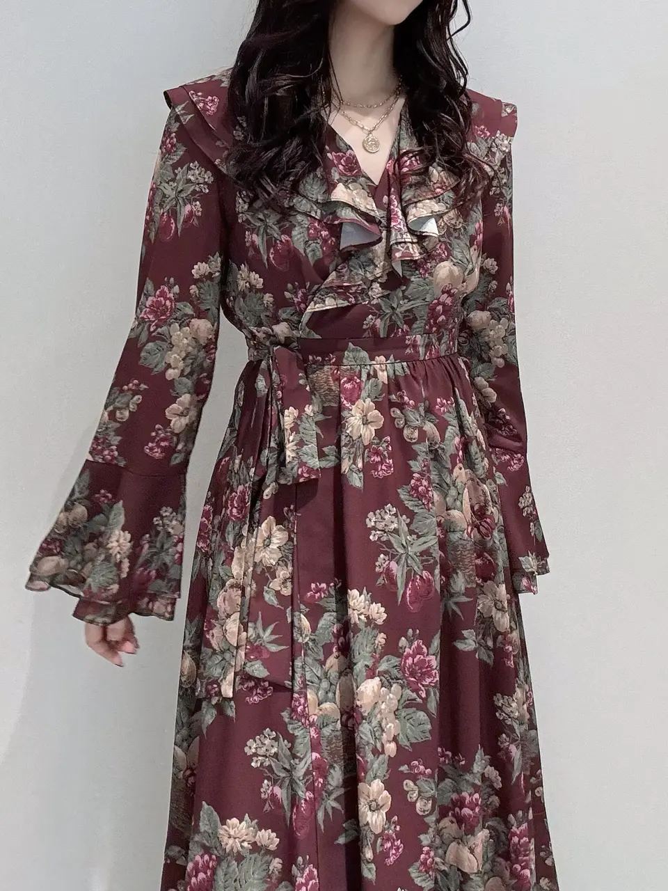 GRACE CONTINENTAL MOMOKO コーディネート画像