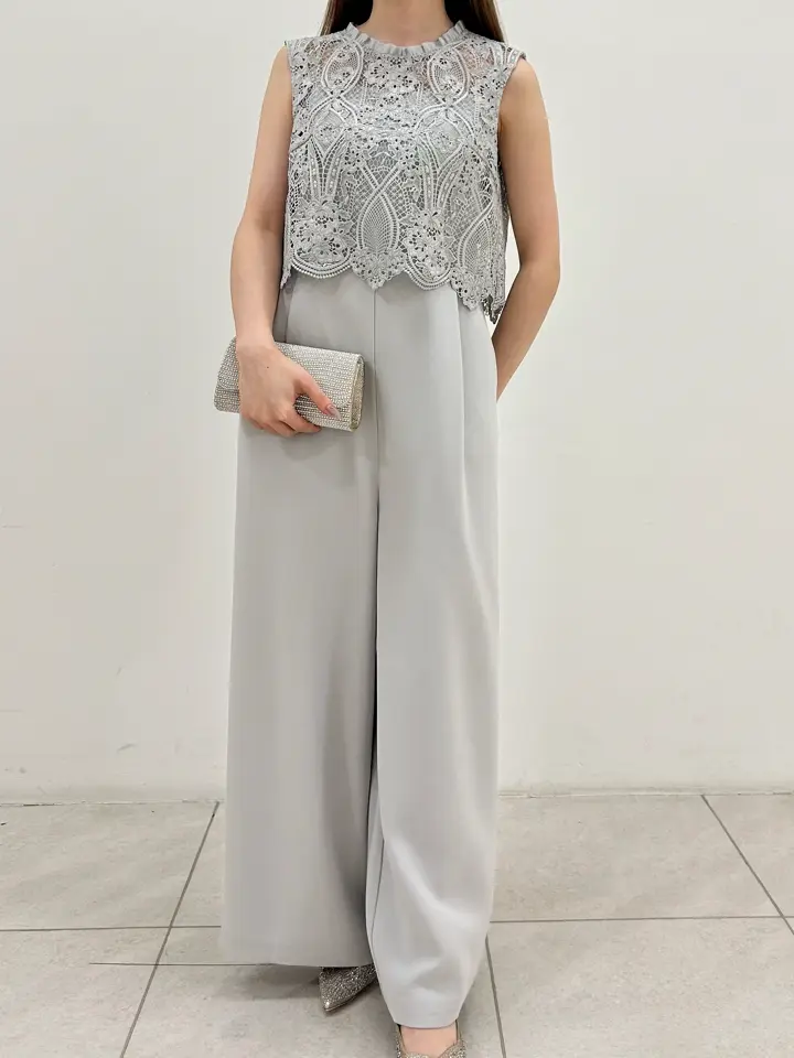 GRACE CONTINENTAL Miu Akamatsu コーディネート画像